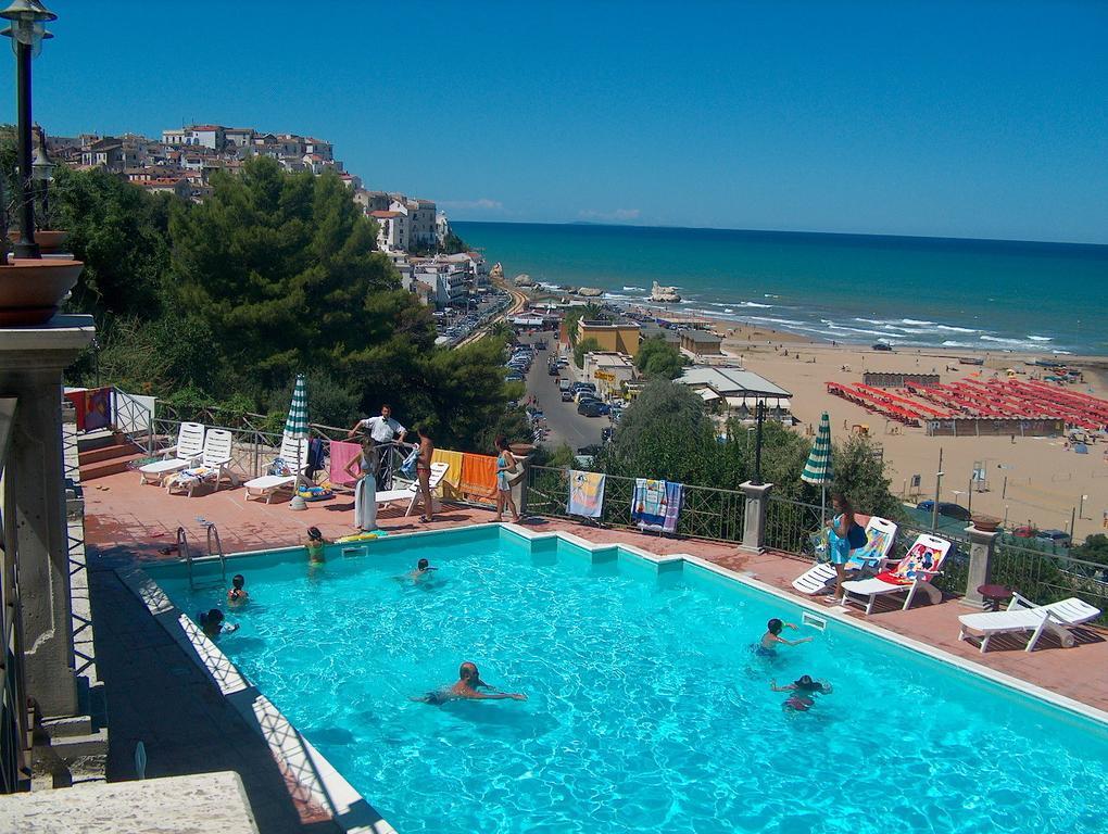 Hotel Piccolo Paradiso Di ローディ・ガルガーニコ エクステリア 写真
