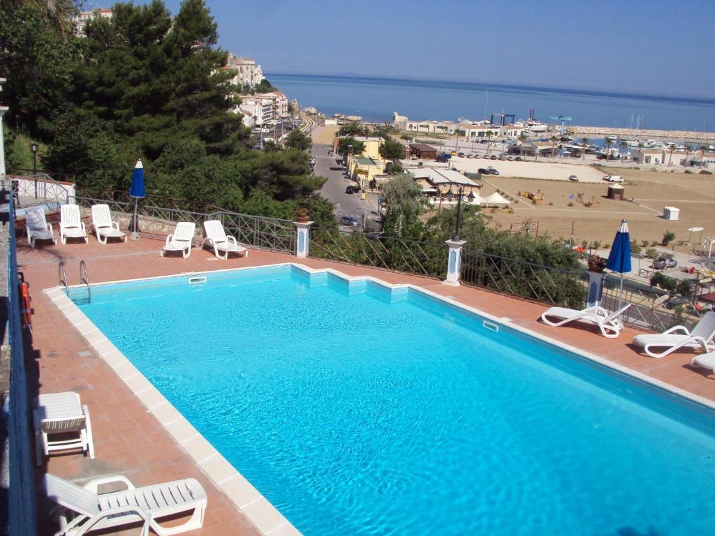 Hotel Piccolo Paradiso Di ローディ・ガルガーニコ エクステリア 写真