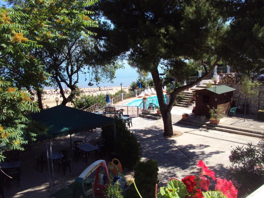 Hotel Piccolo Paradiso Di ローディ・ガルガーニコ エクステリア 写真